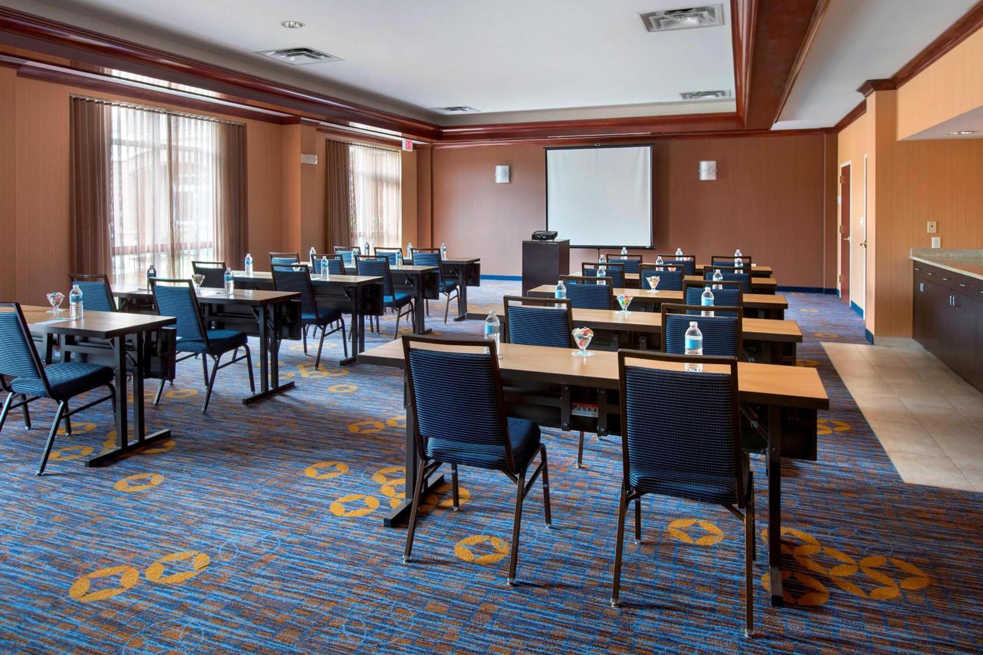 Courtyard By Marriott Basking Ridge Exterior photo